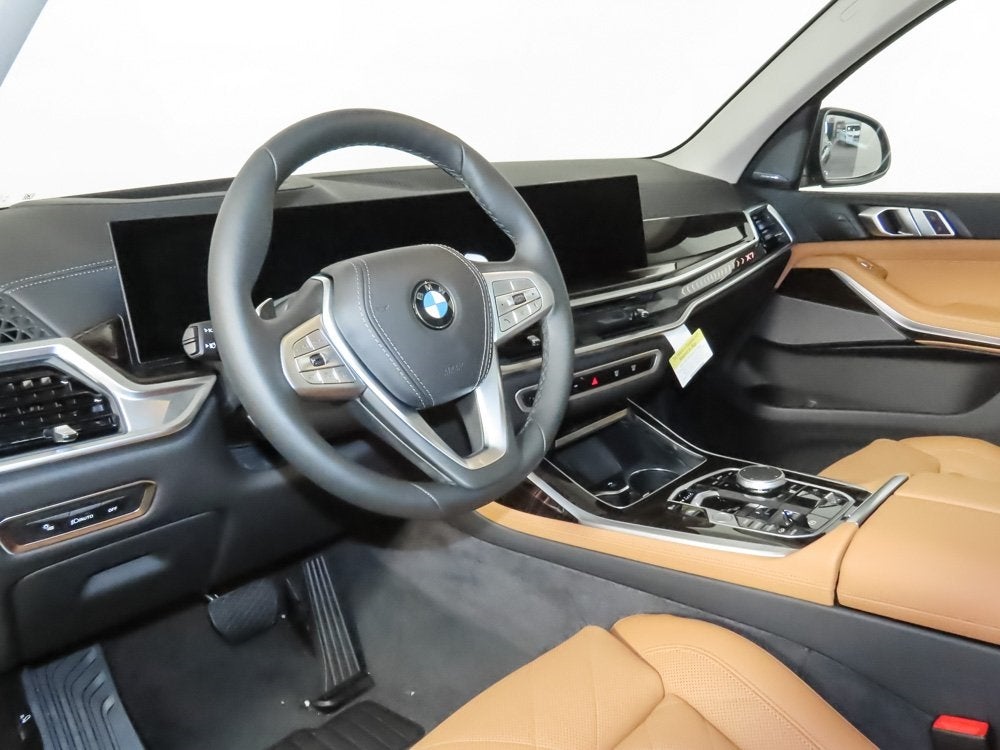 2025 BMW X7 ALPINA XB7